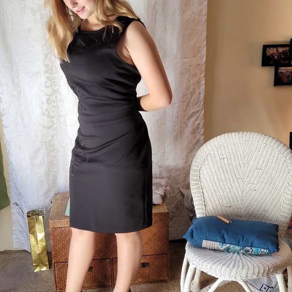 ❤Snly dress embroidered floral and netting ❤ - Picture 2 of 6